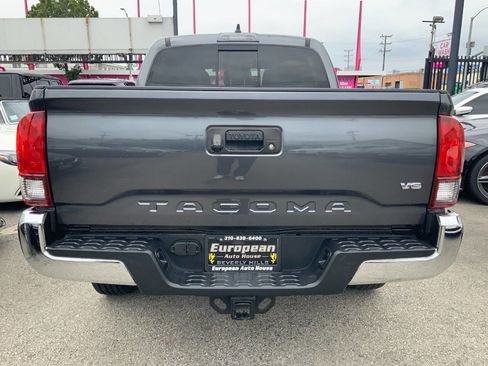 Used 2021 Toyota Tacoma SR5 RWD image 7