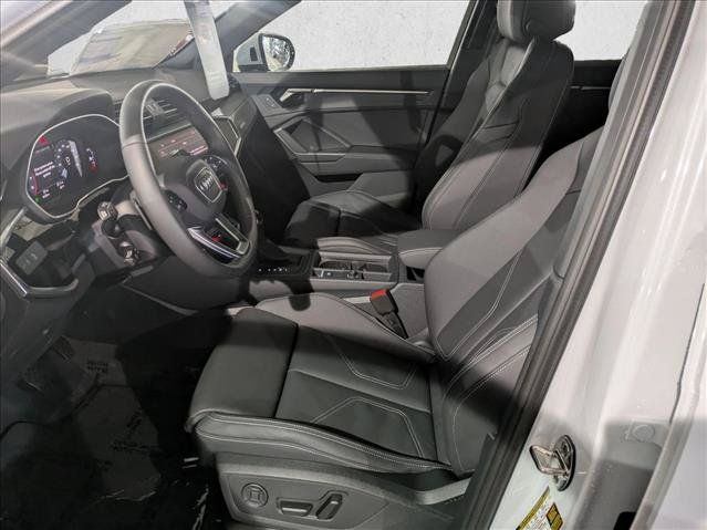 Used 2025 Audi Q3 2.0T Premium w/ Black Optic Sport Package AWD/4WD image 4