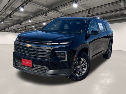 Used 2024 Chevrolet Traverse LT