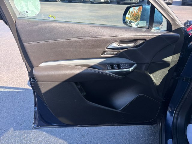 Used 2021 Cadillac XT4 Premium Luxury w/ Cold Weather Package FWD image 18