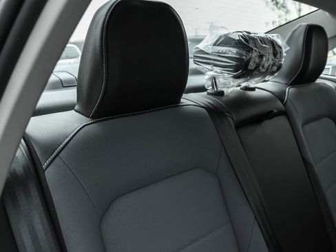 New 2026 Volkswagen Jetta SE FWD image 39
