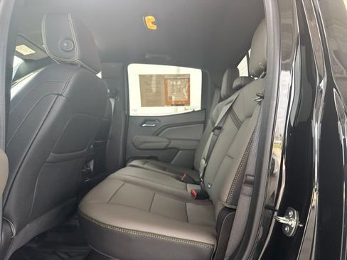 Used 2025 Chevrolet Colorado ZR2 AWD/4WD image 32