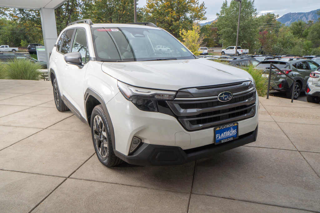 Certified 2025 Subaru Forester Premium AWD/4WD image 2