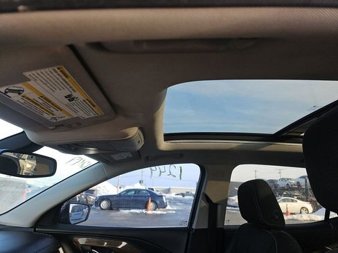 Used 2019 GMC Terrain SLE w/ Driver Convenience Package image 11