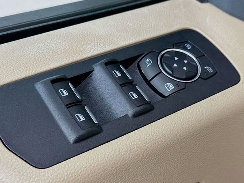 Used 2018 Ford F150 Lariat image 29