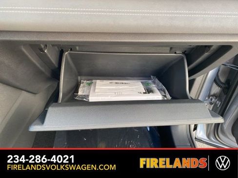 New 2025 Volkswagen Tiguan SE image 48