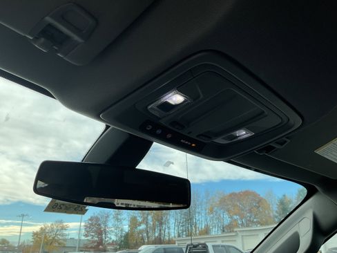 Used 2020 Chevrolet Silverado 1500 Custom Trail Boss w/ Custom Convenience Package image 6