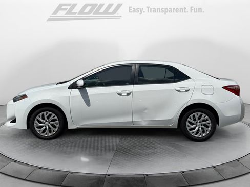 Used 2018 Toyota Corolla LE FWD image 4