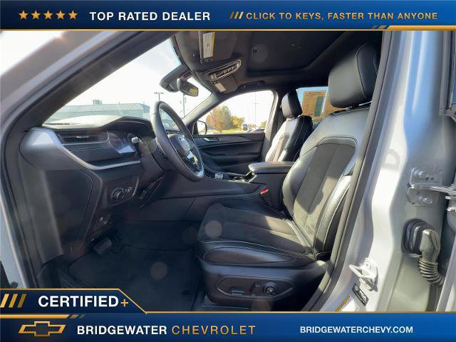 Used 2023 Jeep Grand Cherokee L Laredo AWD/4WD image 11
