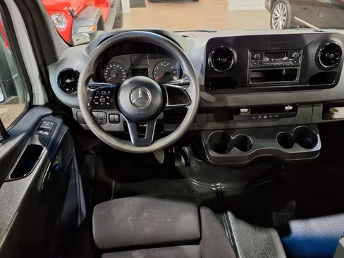 Used 2019 Mercedes-Benz Sprinter 2500 image 15