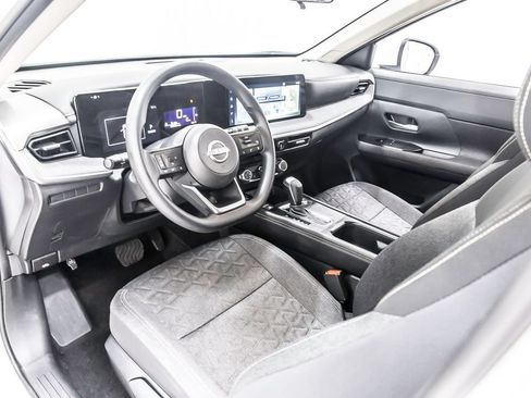 Used 2025 Nissan Kicks SV AWD/4WD image 26