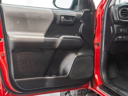 Certified 2022 Toyota Tacoma SR AWD/4WD image 38