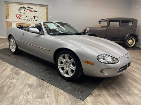 Used 2000 Jaguar XK8 Convertible image 32