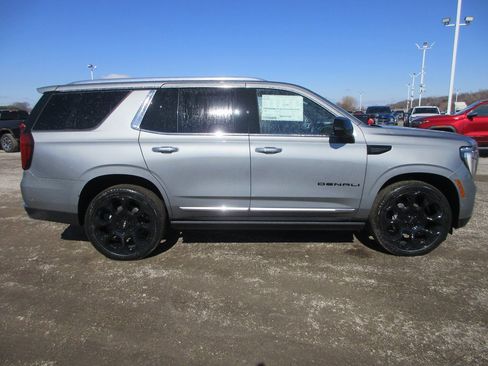 New 2026 GMC Yukon Denali w/ Denali Reserve Package image 3