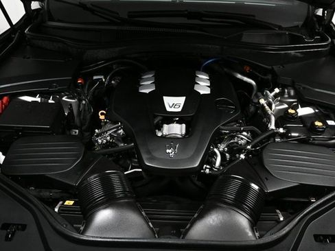 Certified 2022 Maserati Levante GT image 35