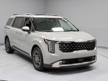Used 2025 Kia Carnival SX