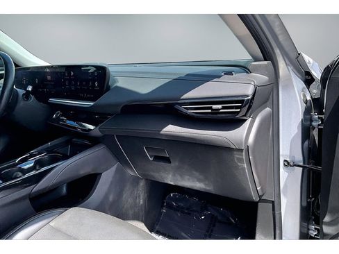 Used 2025 Buick Envision Preferred AWD/4WD image 25