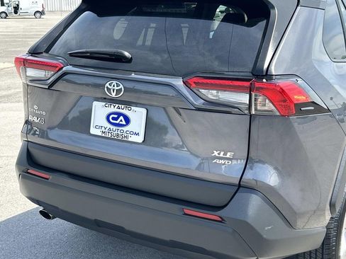 Used 2022 Toyota RAV4 XLE image 12