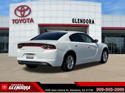 Used 2022 Dodge Charger SXT w/ Leather Interior Group RWD image 11