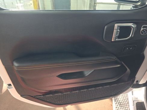 Used 2024 Jeep Wrangler Sahara w/ Technology Group image 10