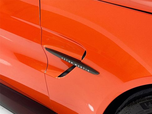 Used 2025 Aston Martin V8 Vantage Coupe image 34