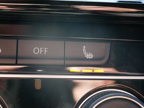 Used 2020 Volkswagen GTI S image 28