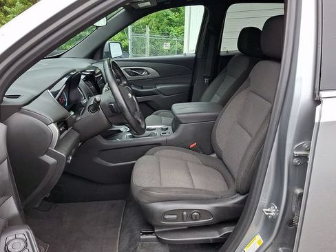 Used 2023 Chevrolet Traverse LT FWD image 11