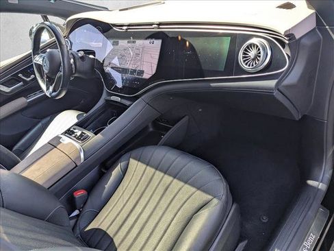 Used 2022 Mercedes-Benz EQS 580 4MATIC Sedan image 23