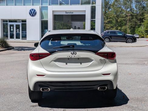Used 2018 INFINITI QX30 image 7