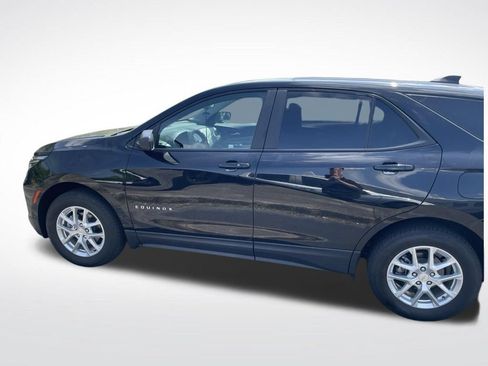 Used 2024 Chevrolet Equinox LS w/ LS Convenience Package AWD/4WD image 9