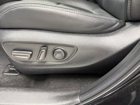 Used 2022 Toyota RAV4 XLE Premium image 29