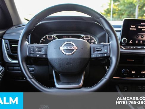 Used 2025 Nissan Rogue SV FWD image 24