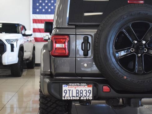 Used 2020 Jeep Wrangler Unlimited Sahara image 31