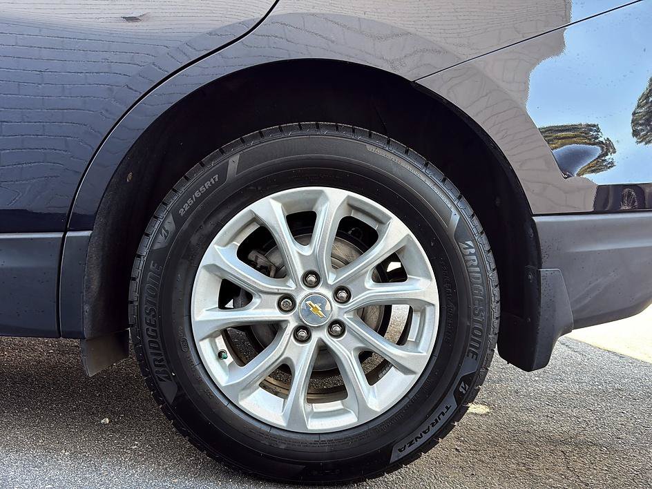 Used 2020 Chevrolet Equinox LS w/ LS Convenience Package FWD image 24