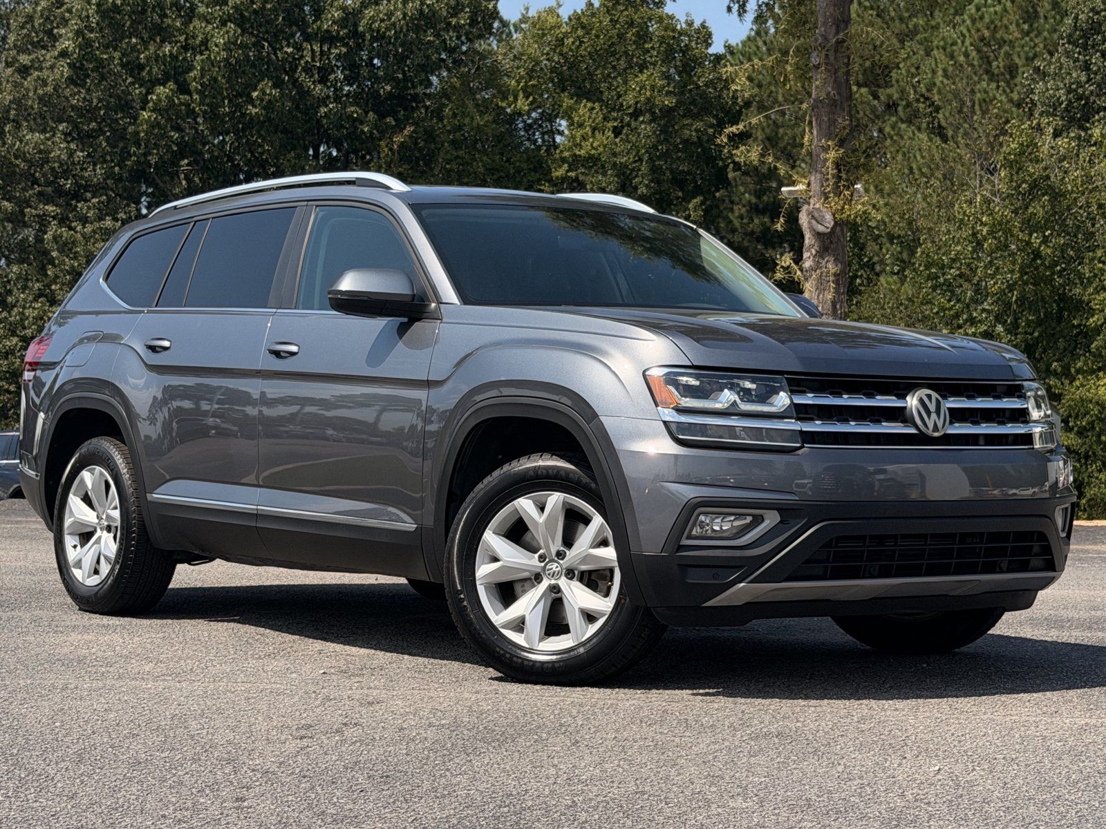 Used 2018 Volkswagen Atlas SEL FWD image 2