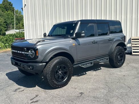 Used 2025 Ford Bronco Badlands AWD/4WD image 2