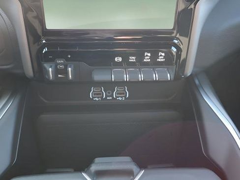 New 2026 RAM 2500 Big Horn AWD/4WD image 20