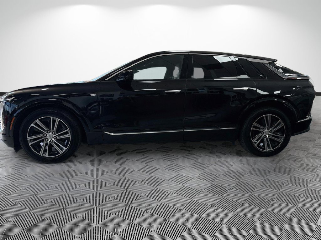 Used 2024 Cadillac Lyriq Luxury AWD/4WD image 6