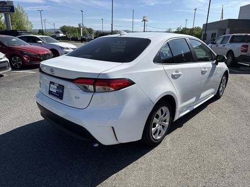 Used 2024 Toyota Corolla LE FWD image 7