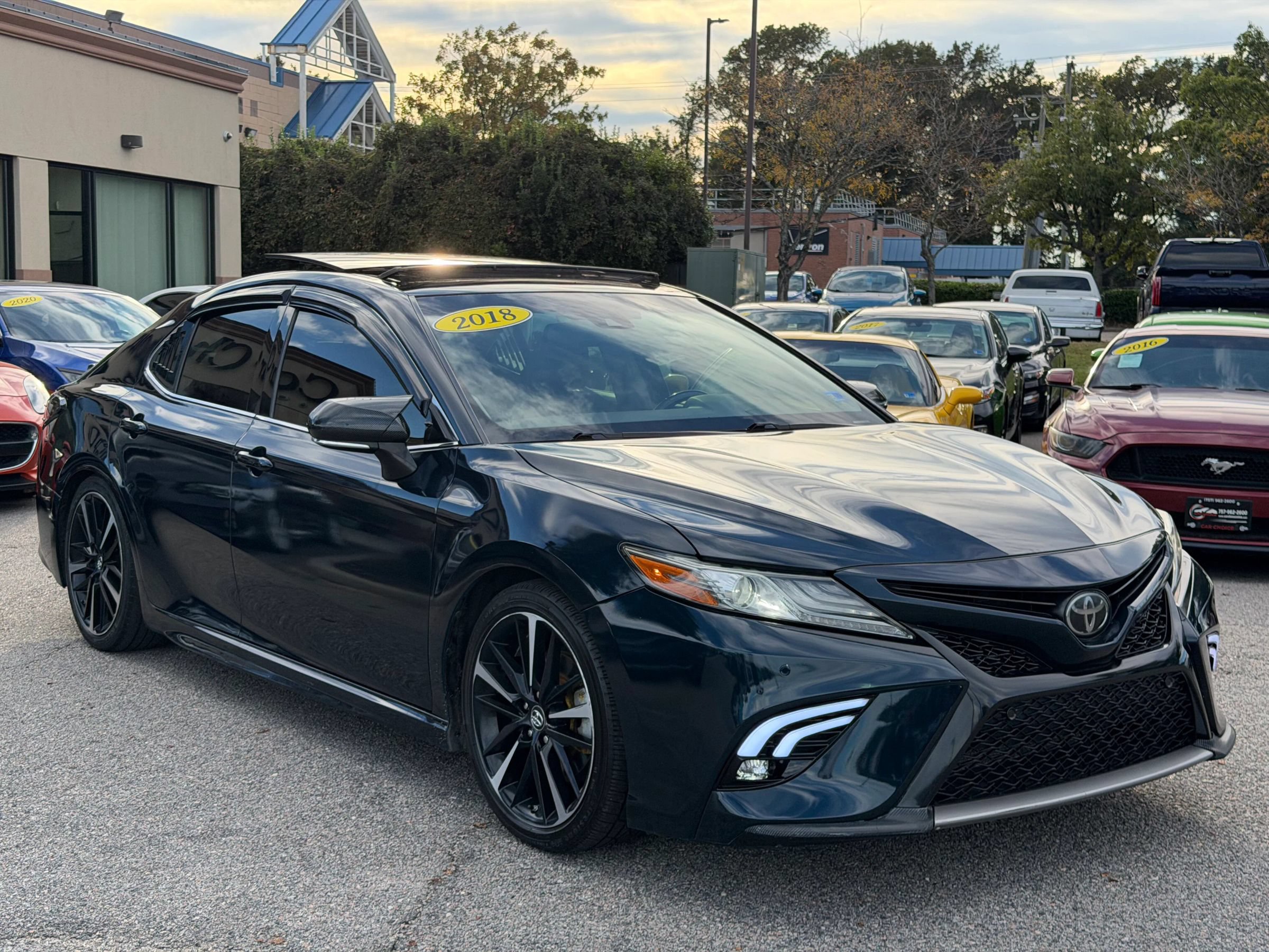 Used 2018 Toyota Camry XSE FWD image 5