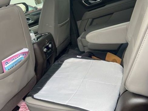 Used 2022 GMC Yukon SLT w/ SLT Premium Package image 17