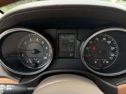 Used 2013 Jeep Grand Cherokee Overland w/ Advance Technology Group RWD image 28