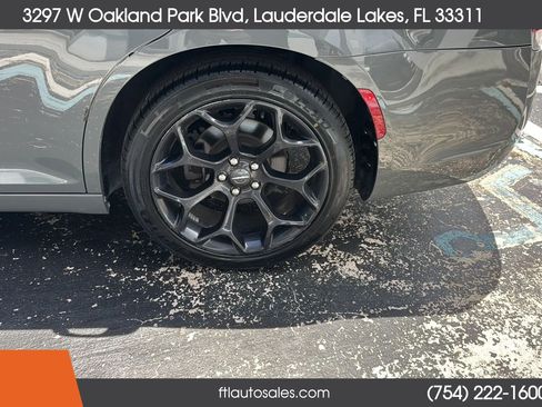 Used 2019 Chrysler 300 Touring w/ Sport Appearance Package RWD image 15