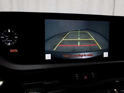 Used 2023 Lexus ES 250 w/ Premium Package image 2