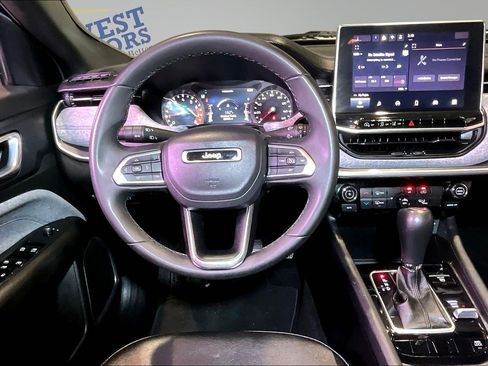 Used 2024 Jeep Compass Latitude AWD/4WD image 9