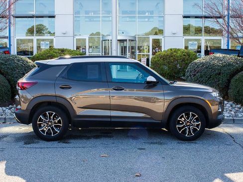 Used 2022 Chevrolet TrailBlazer ACTIV w/ Sun and Liftgate Package image 1