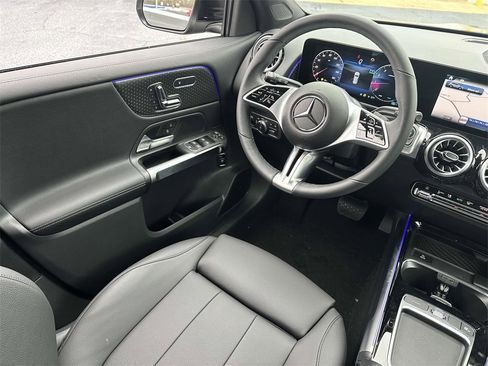 New 2025 Mercedes-Benz GLB 250 image 24