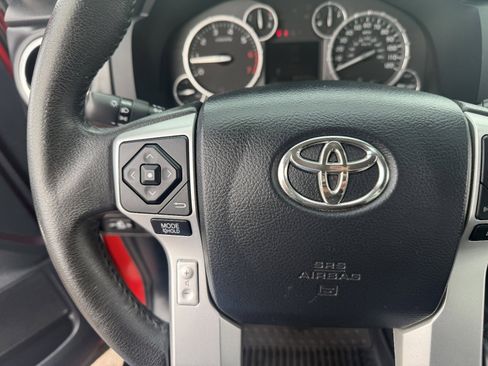 Used 2014 Toyota Tundra Limited w/ Limited Premium Package image 25