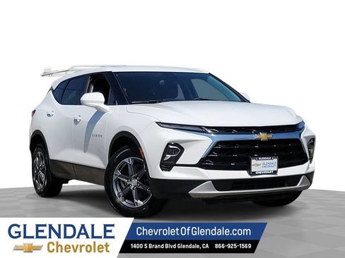 Certified 2025 Chevrolet Blazer LT AWD/4WD image 1