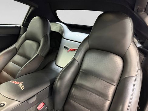 Used 2007 Chevrolet Corvette Convertible w/ Preferred Equipment Group RWD image 22